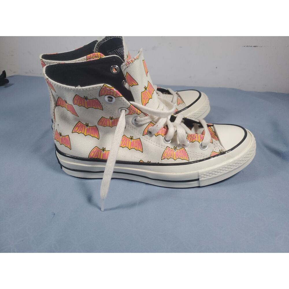 Converse Chuck 70 Hi Batman 80th Anniversary White Pink 167318C DC Womesn 7 - Picture 16 of 16